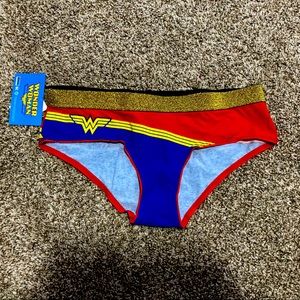 Wonder Woman underoos style bottom size L NWT
